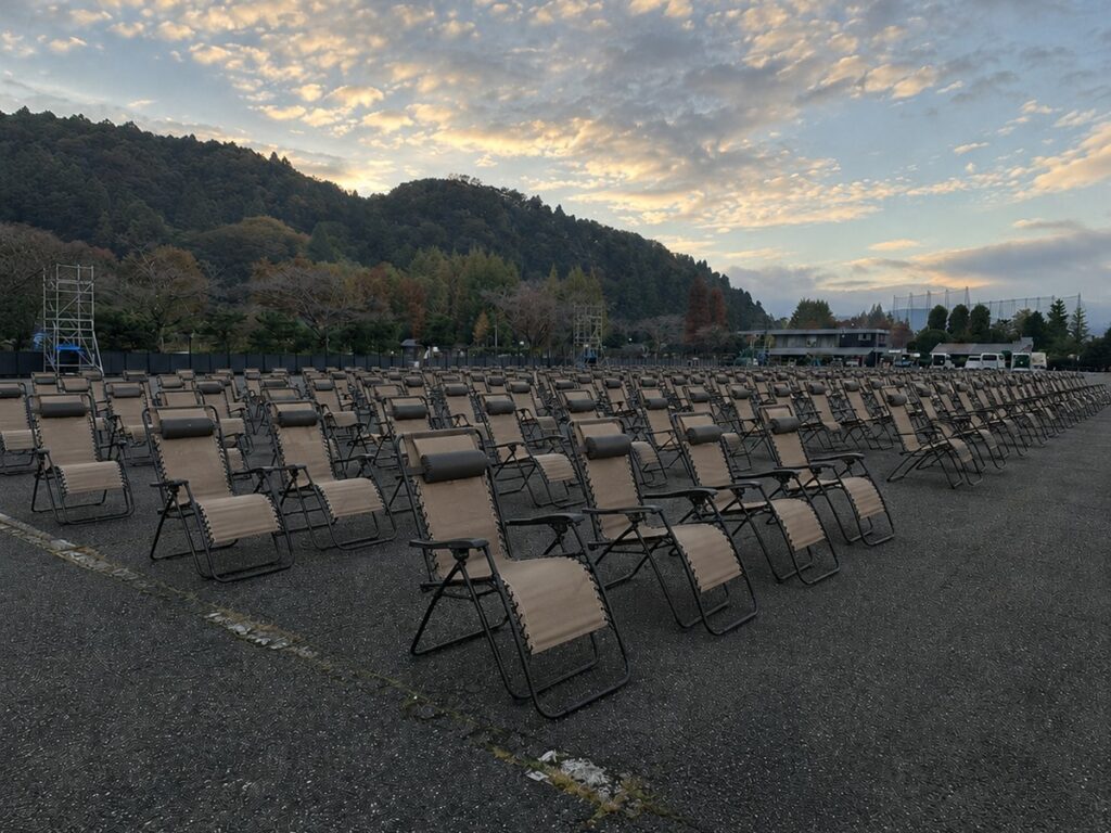 リクライニングシート席の座席イメージ